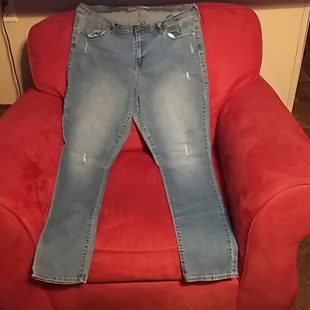 Light distressed sweetheart jeans.
